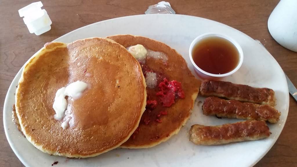 Dennys Pantry | restaurant | 469 Bernardston Rd, Greenfield, MA 01301, USA | 4137733345 OR +1 413-773-3345