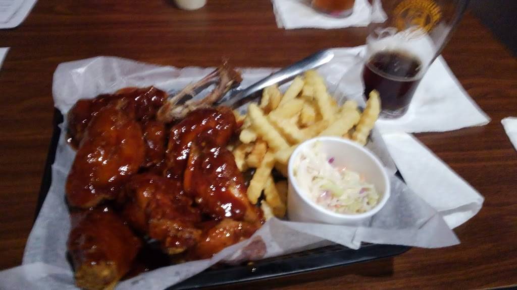 Albion Alehouse | restaurant | 108 S Orange St, Albion, IN 46701, USA | 2606362446 OR +1 260-636-2446