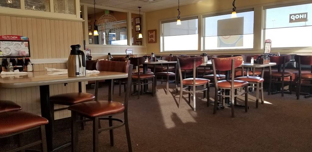 IHOP | restaurant | 15350 Shawnee Mission Pkwy, Shawnee, KS 66217, USA | 9139624467 OR +1 913-962-4467