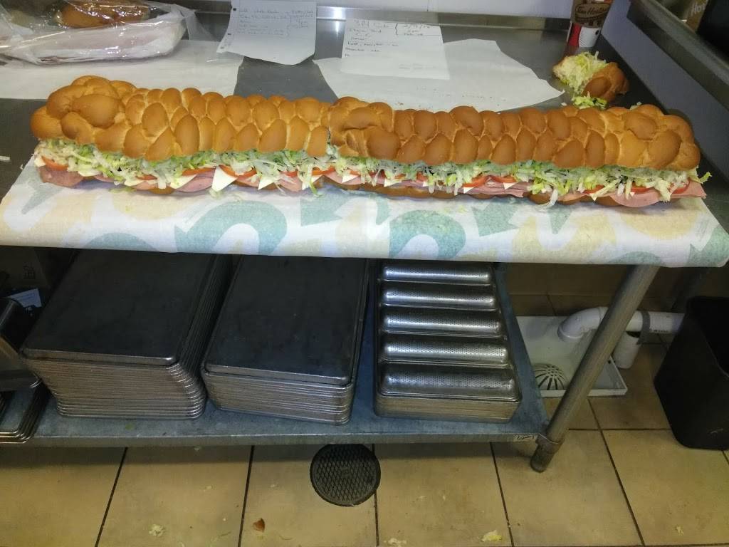 Subway | restaurant | 38357 Dodge Park Rd, Sterling Heights, MI 48312, USA | 5862645300 OR +1 586-264-5300