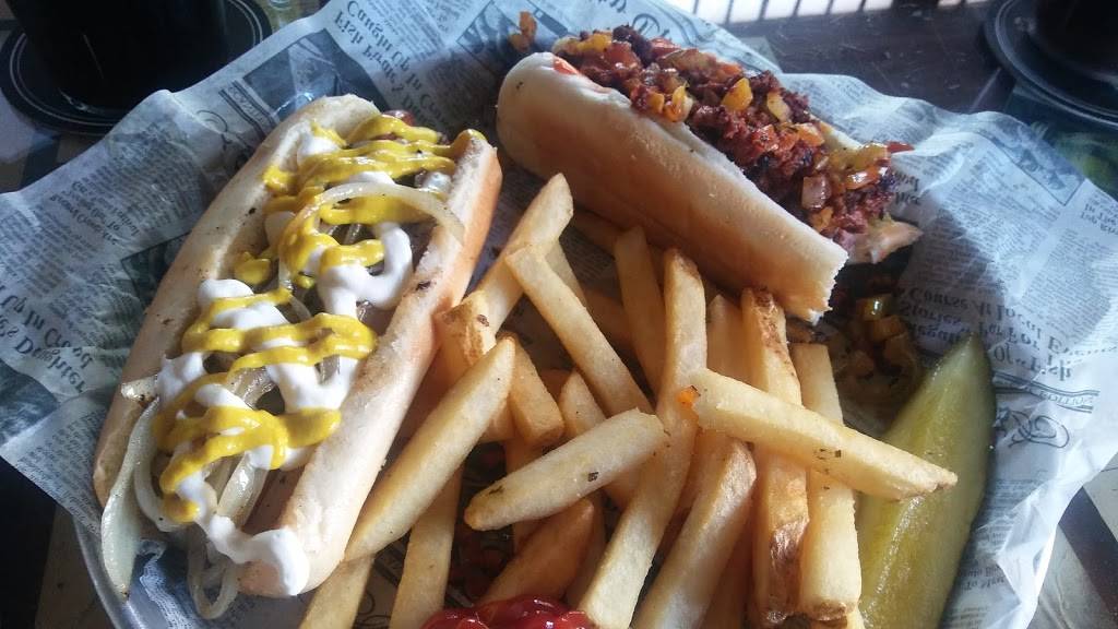 Blue Dog Tavern | restaurant | 638 Stocking Ave NW, Grand Rapids, MI 49504, USA | 6166086050 OR +1 616-608-6050