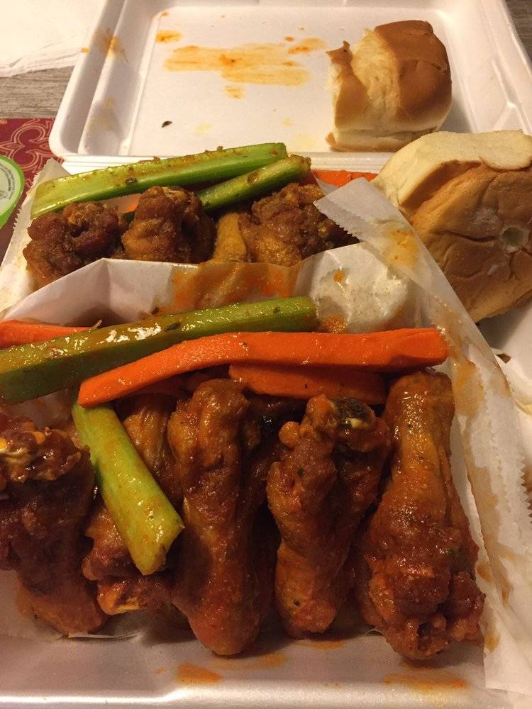 Crumpys Hot Wings on Germantown Pkwy | restaurant | 420 S Germantown Pkwy, Cordova, TN 38018, USA | 9012071273 OR +1 901-207-1273