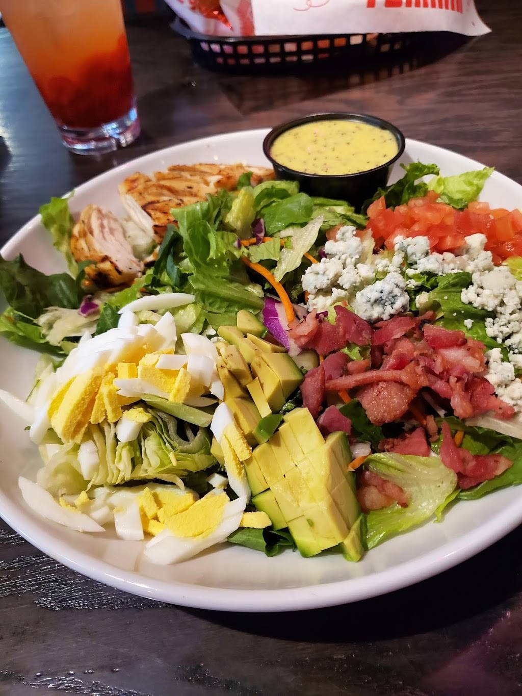 Red Robin Gourmet Burgers and Brews | restaurant | 7708 W Long Dr, Littleton, CO 80123, USA | 3039042055 OR +1 303-904-2055