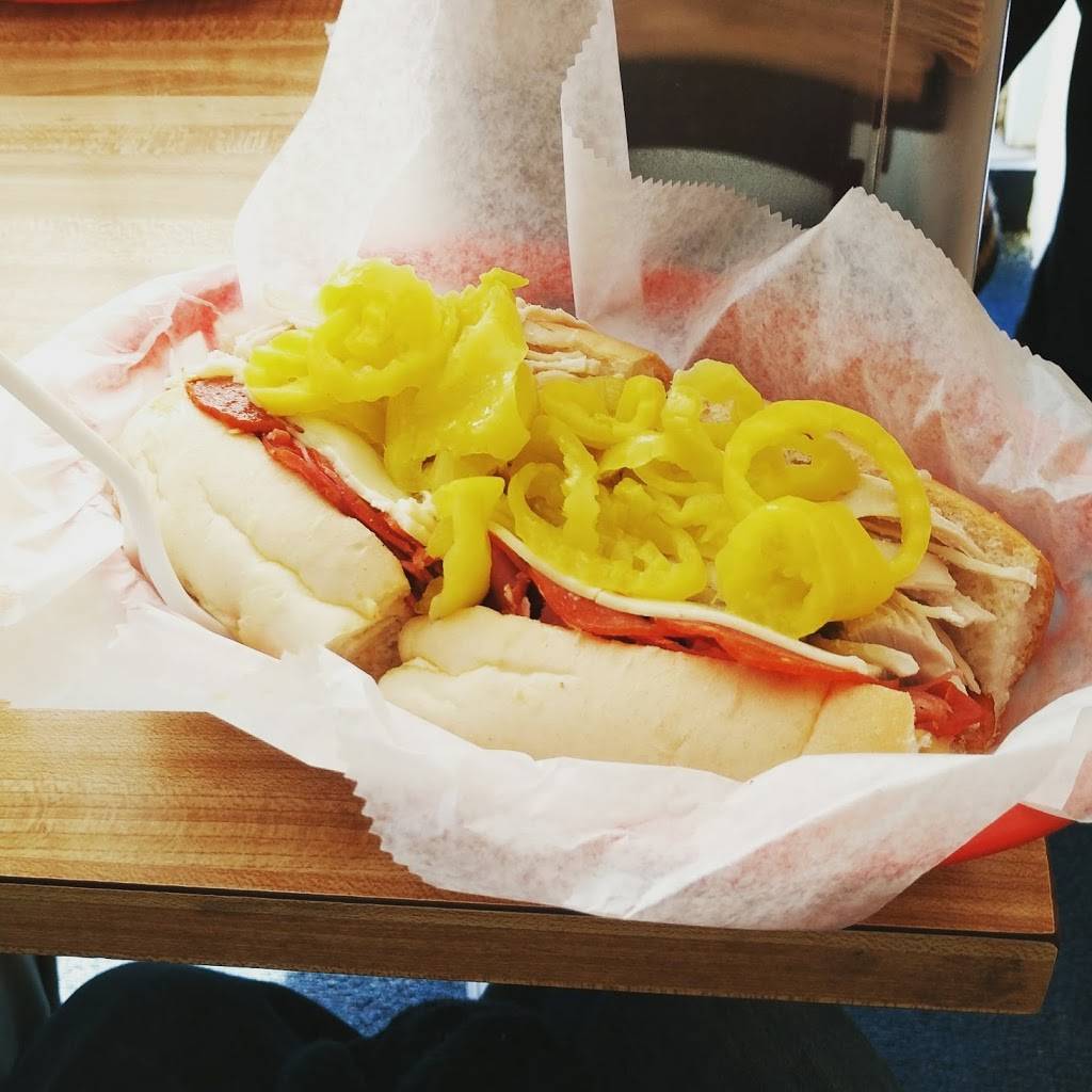 Manhattan Deli | restaurant | 3705 Ingersoll Ave, Des Moines, IA 50312, USA | 5152741208 OR +1 515-274-1208