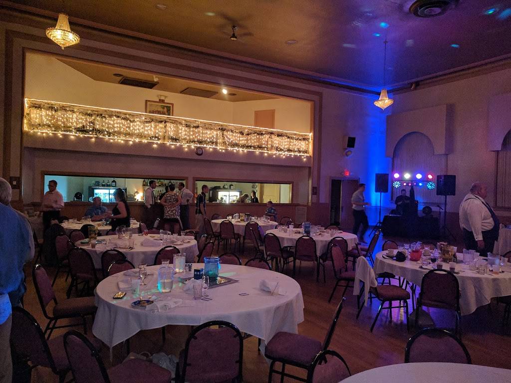 Italian American Society | restaurant | 2217 52nd St, Kenosha, WI 53140, USA | 2626584881 OR +1 262-658-4881