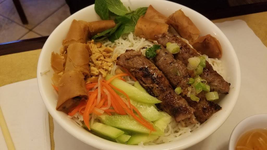 Saigon Restaurant | restaurant | 2437 Naglee Rd, Tracy, CA 95304, USA | 2098300444 OR +1 209-830-0444