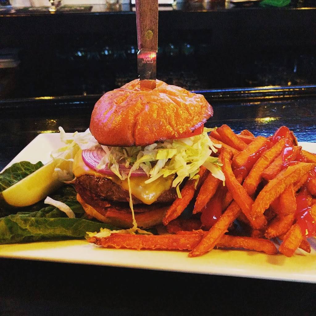 Alex Lounge | restaurant | 213 E Post Rd, White Plains, NY 10601, USA | 9143589227 OR +1 914-358-9227