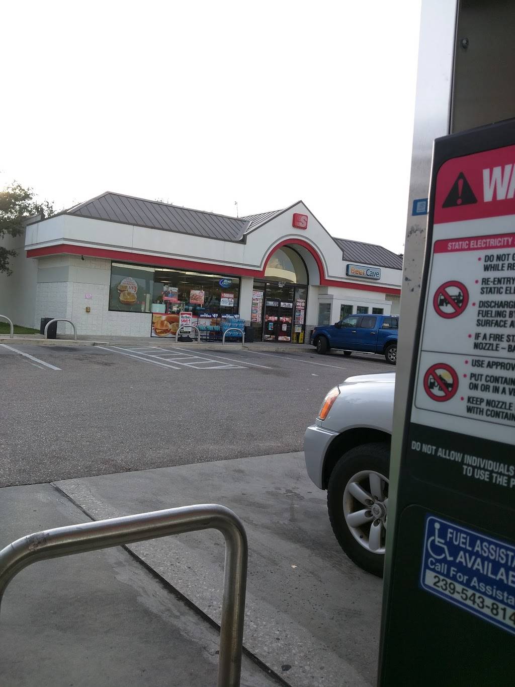 Dunkin | bakery | 17951 N Tamiami Trail, North Fort Myers, FL 33903, USA | 2395438148 OR +1 239-543-8148