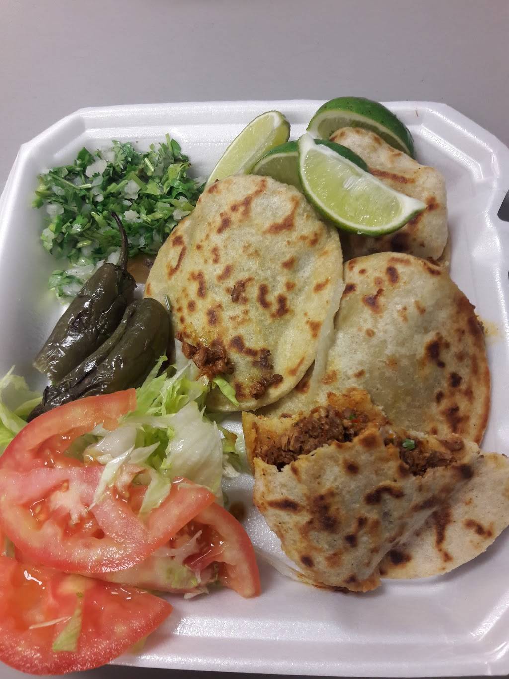 La Paisanita Taqueria | restaurant | 110 N 1st St, Garland, TX 75040, USA | 9722729300 OR +1 972-272-9300