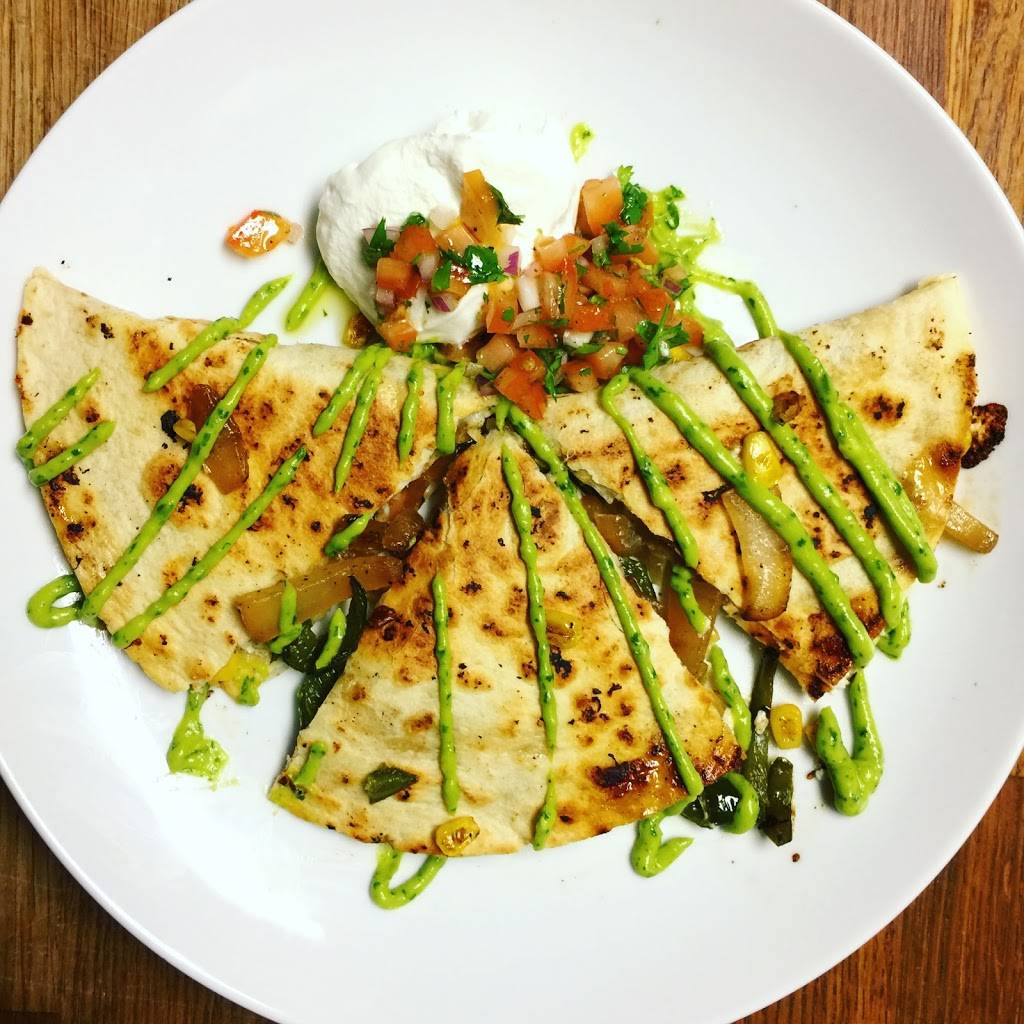 RaR Bar | restaurant | 30-01 35th Ave, Long Island City, NY 11106, USA | 7187299009 OR +1 718-729-9009