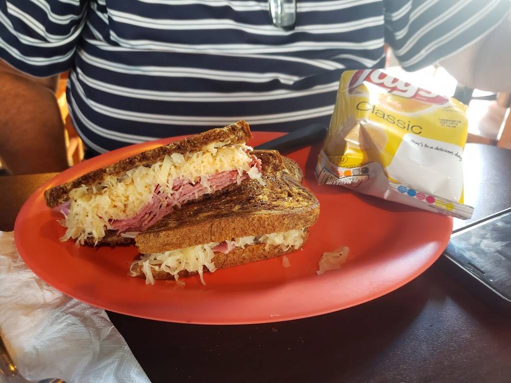 Garbos Pizzeria | restaurant | 2101 W Chesterfield St, Springfield, MO 65807, USA | 4178839010 OR +1 417-883-9010