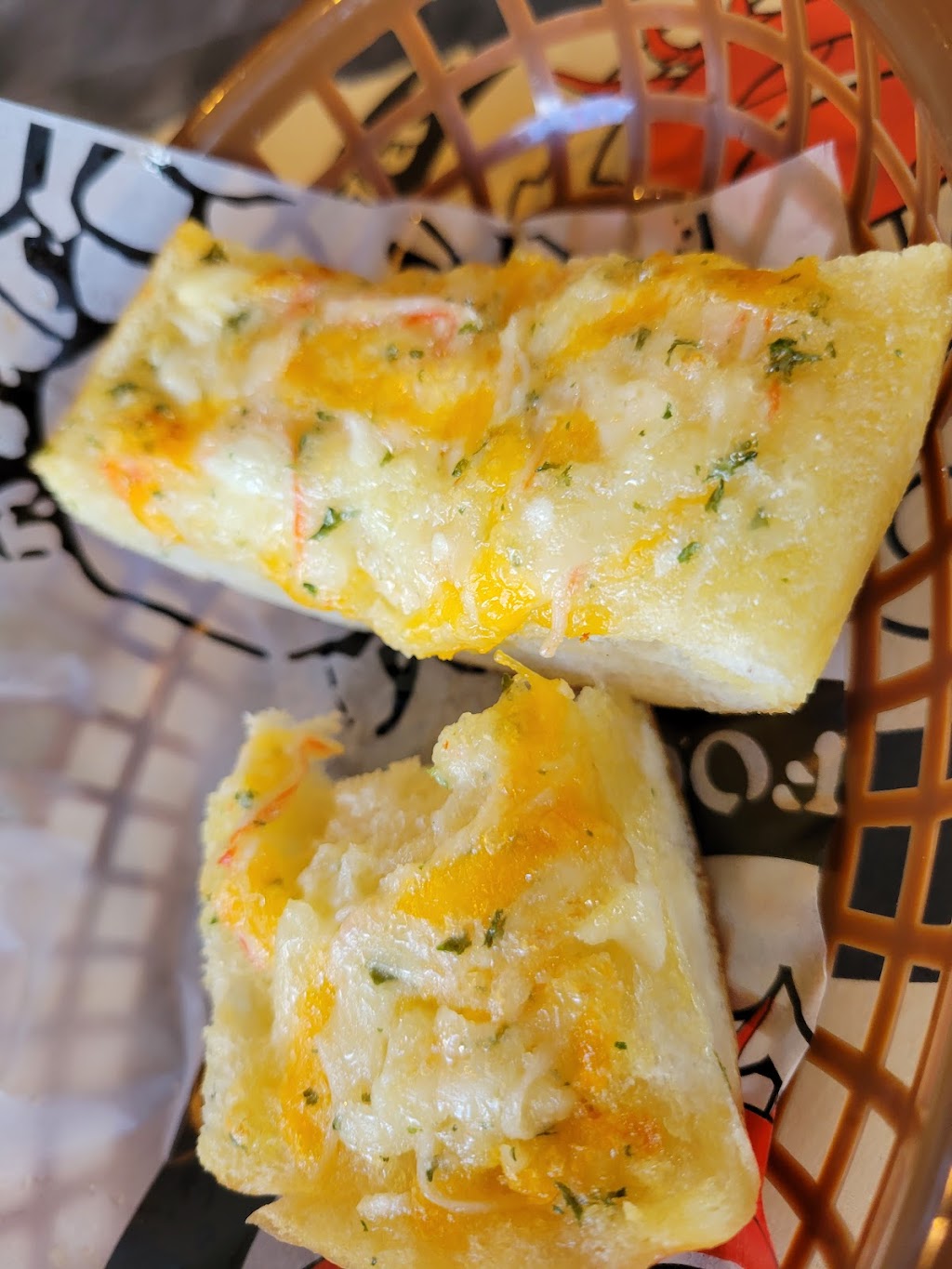 Pier 17 Cajun Seafood & Bar | restaurant | 600 N Green River Rd, Evansville, IN 47715, USA | 8123036338 OR +1 812-303-6338