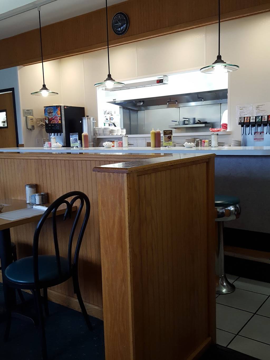 Dinos Family Restaurant | restaurant | 129 Golden Gate Plaza, Maumee, OH 43537, USA | 4198911290 OR +1 419-891-1290