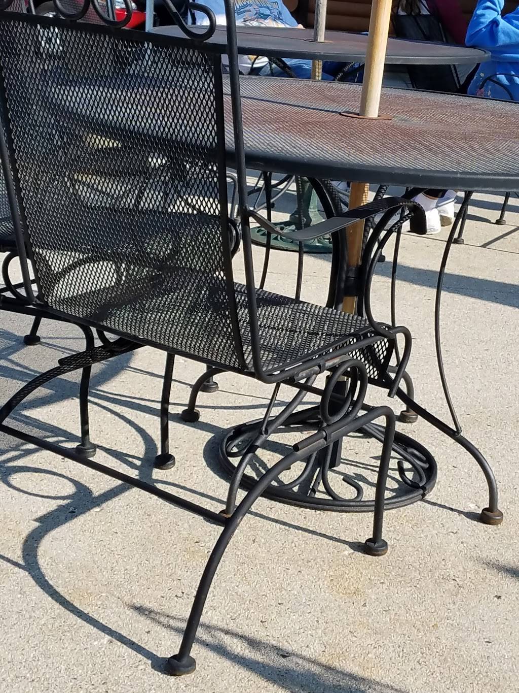 Log Cabin Inn | restaurant | 633 Madison Ave, Howards Grove, WI 53083, USA | 9205652712 OR +1 920-565-2712