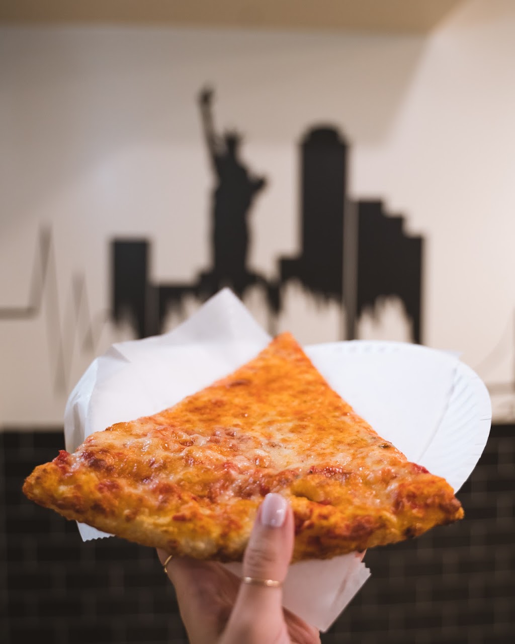 Carnegie Pizza | restaurant | 200 W 41st St, New York, NY 10036, USA | 2127774141 OR +1 212-777-4141