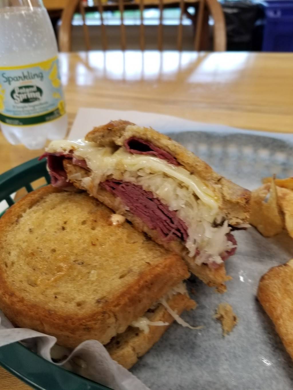 Green Mountain Market And Deli | restaurant | 423 Marlboro Rd, Brattleboro, VT 05301, USA | 8024902940 OR +1 802-490-2940