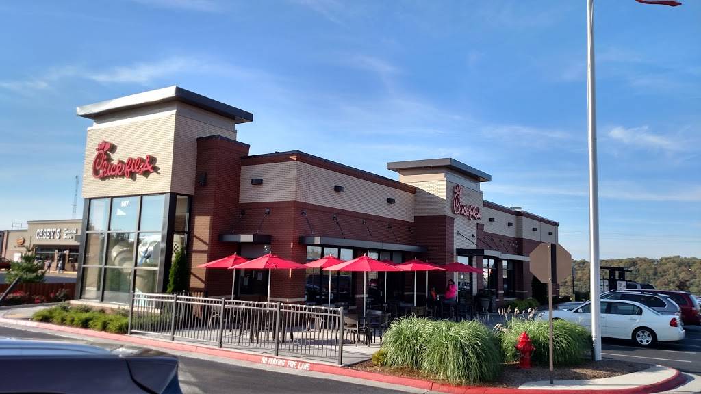 Chick-fil-A | restaurant | 607 W Main St, Branson, MO 65616, USA | 4173342723 OR +1 417-334-2723