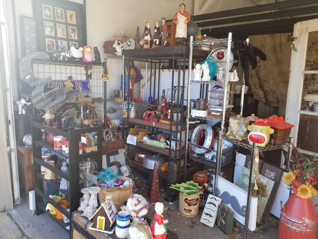 Shop Downtown Cleburne | shopping mall | 902 S Main St suite b, Cleburne, TX 76033, USA | 8172401945 OR +1 817-240-1945