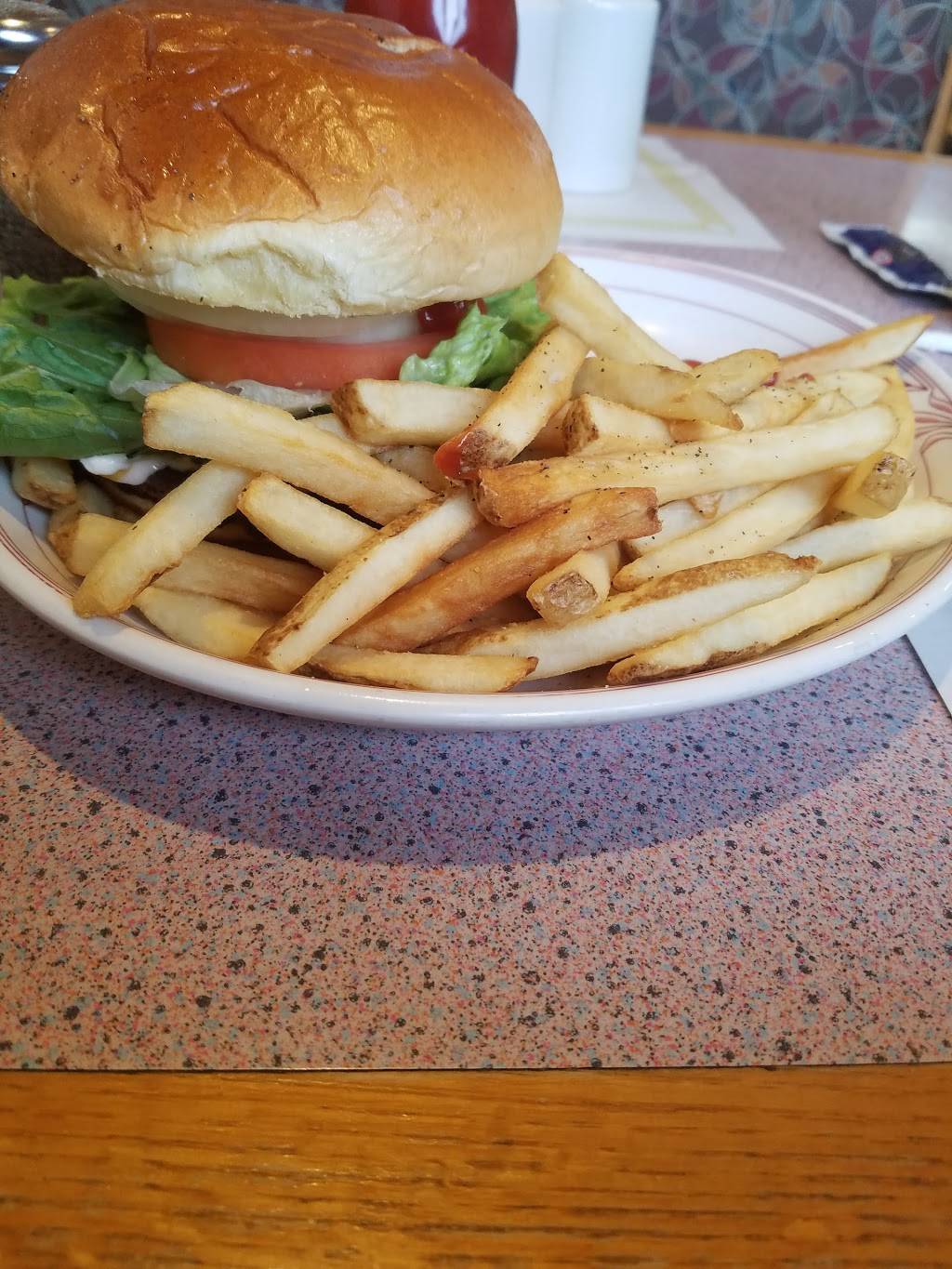 Skyline Restaurant | restaurant | 1016 Dixie Hwy, Chicago Heights, IL 60411, USA | 7087551118 OR +1 708-755-1118