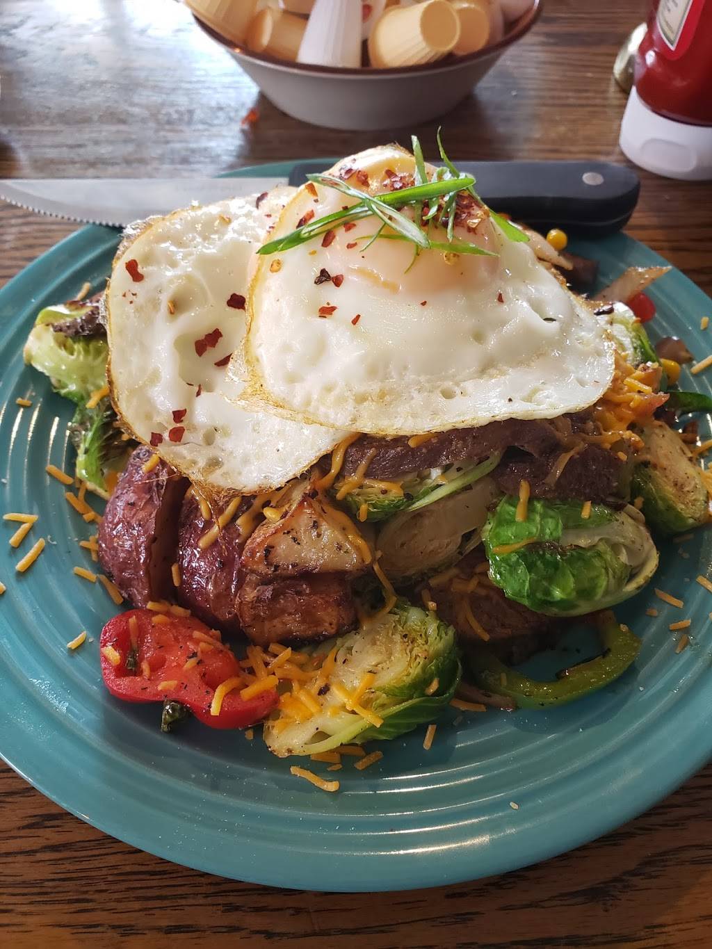 Chesterfields Gastro Diner | restaurant | 1433 Wellington St W #111, Ottawa, ON K1Y 2X2, Canada | 6136808990 OR +1 613-680-8990