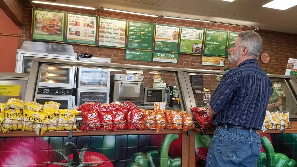 Subway Restaurants | restaurant | 15470 Andrews Dr, Denver, CO 80239, USA | 3033715958 OR +1 303-371-5958