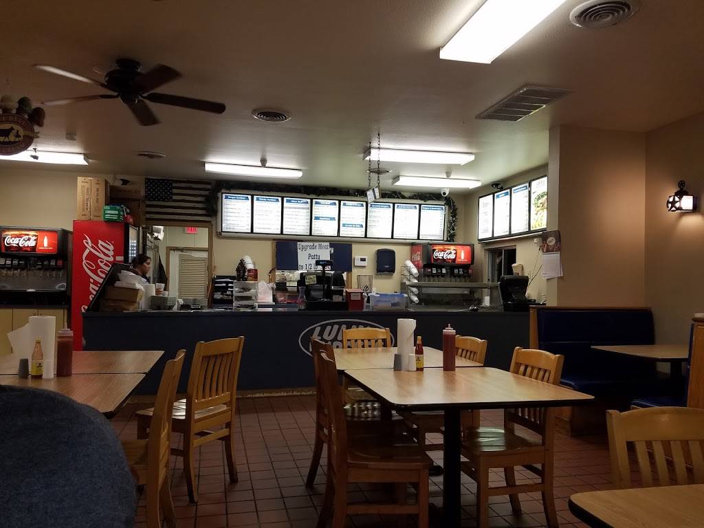 Lulus Burgers | restaurant | 803 Culver St, Commerce, TX 75428, USA | 9038863888 OR +1 903-886-3888