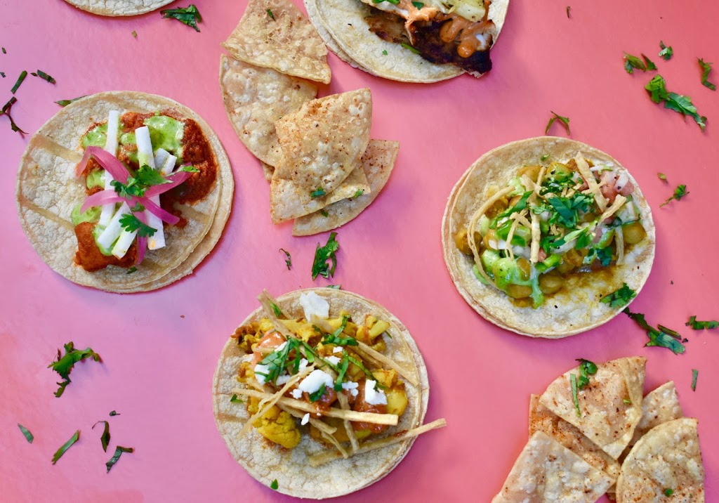 Bombay Taqueria | restaurant | 330 E Ohio St, Chicago, IL 60611, USA | 3129550733 OR +1 312-955-0733