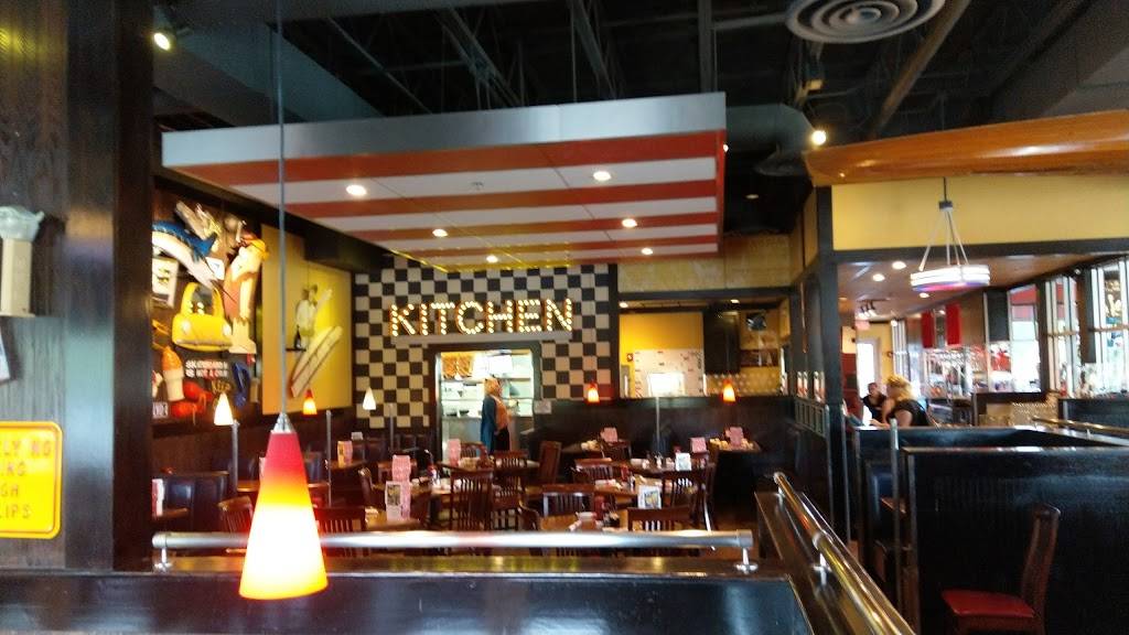 TGI Fridays | restaurant | 9651 W Higgins Rd, Rosemont, IL 60018, USA | 8472921138 OR +1 847-292-1138