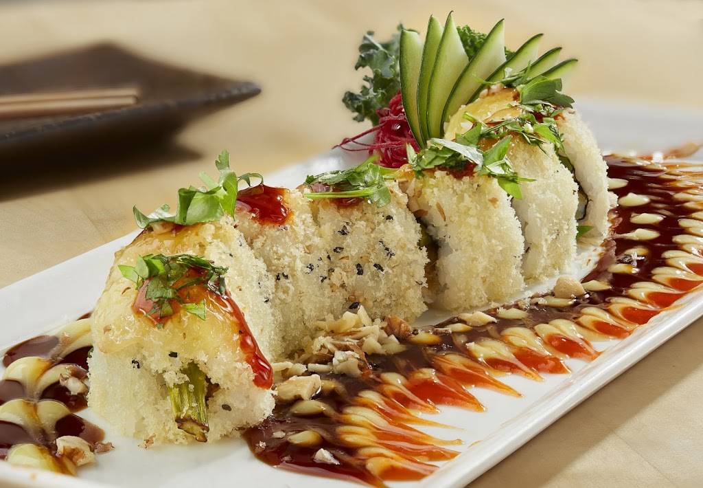 Yellowtail Sushi Bar & Asian Kitchen | restaurant | 3136 N Broadway, Chicago, IL 60657, USA | 7735281902 OR +1 773-528-1902