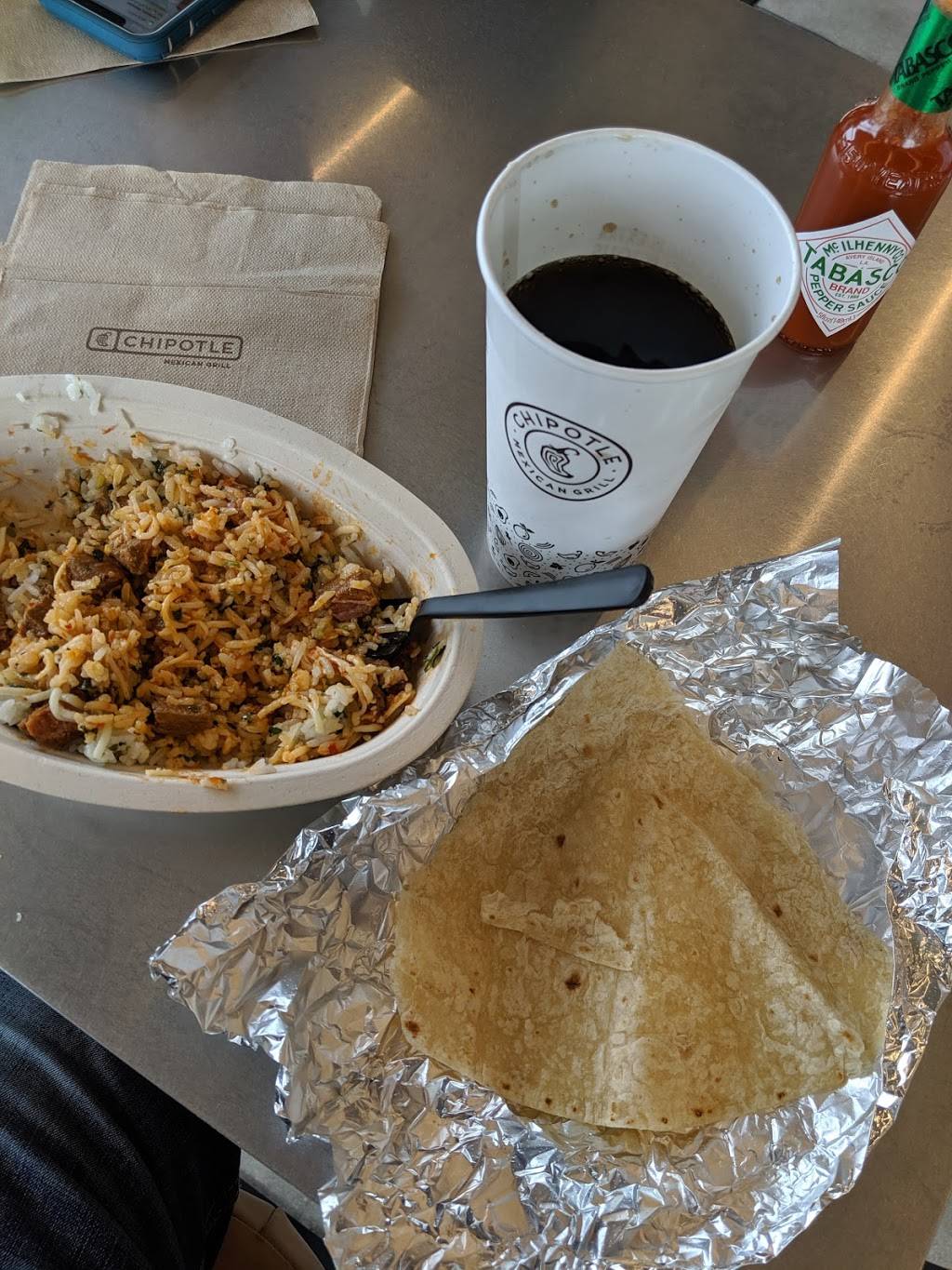 Chipotle Mexican Grill | restaurant | 4753 Valley View Blvd NW, Roanoke, VA 24012, USA | 5409041615 OR +1 540-904-1615