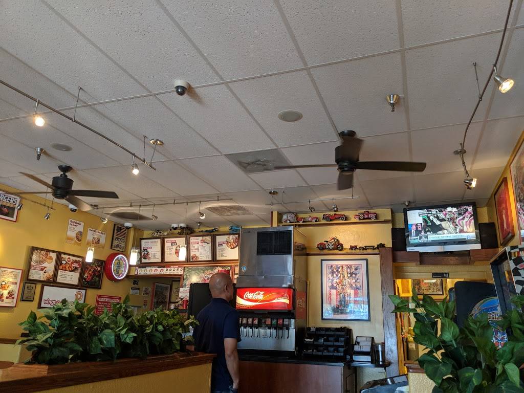 Wings N Things | restaurant | 2525 Vista Way A, Oceanside, CA 92054, USA | 7607228895 OR +1 760-722-8895