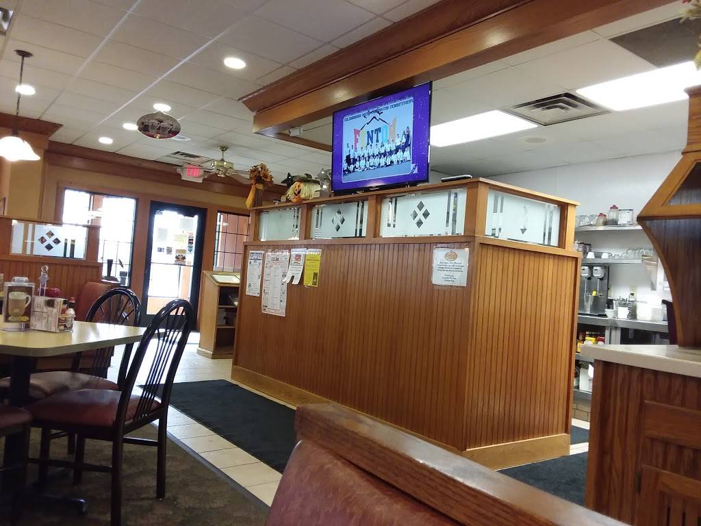 Café by Country Kitchen | restaurant | 1202 N Johns St, Dodgeville, WI 53533, USA | 6089301968 OR +1 608-930-1968