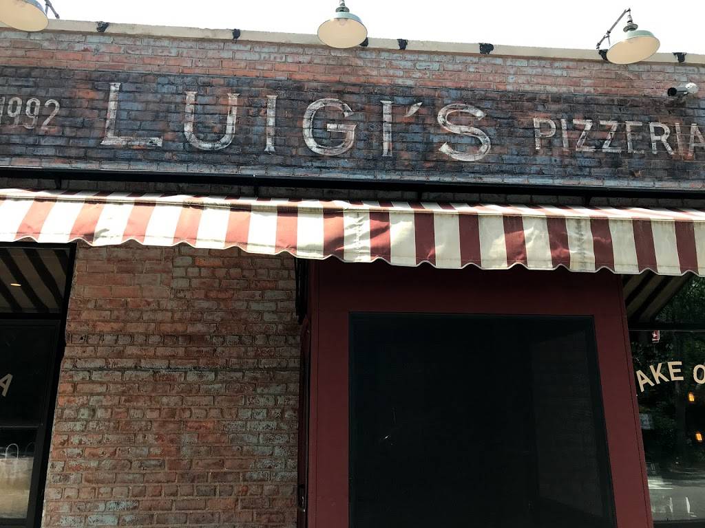 Luigis | restaurant | 265-21 Union Tpke, Queens, NY 11040, USA | 7183477136 OR +1 718-347-7136