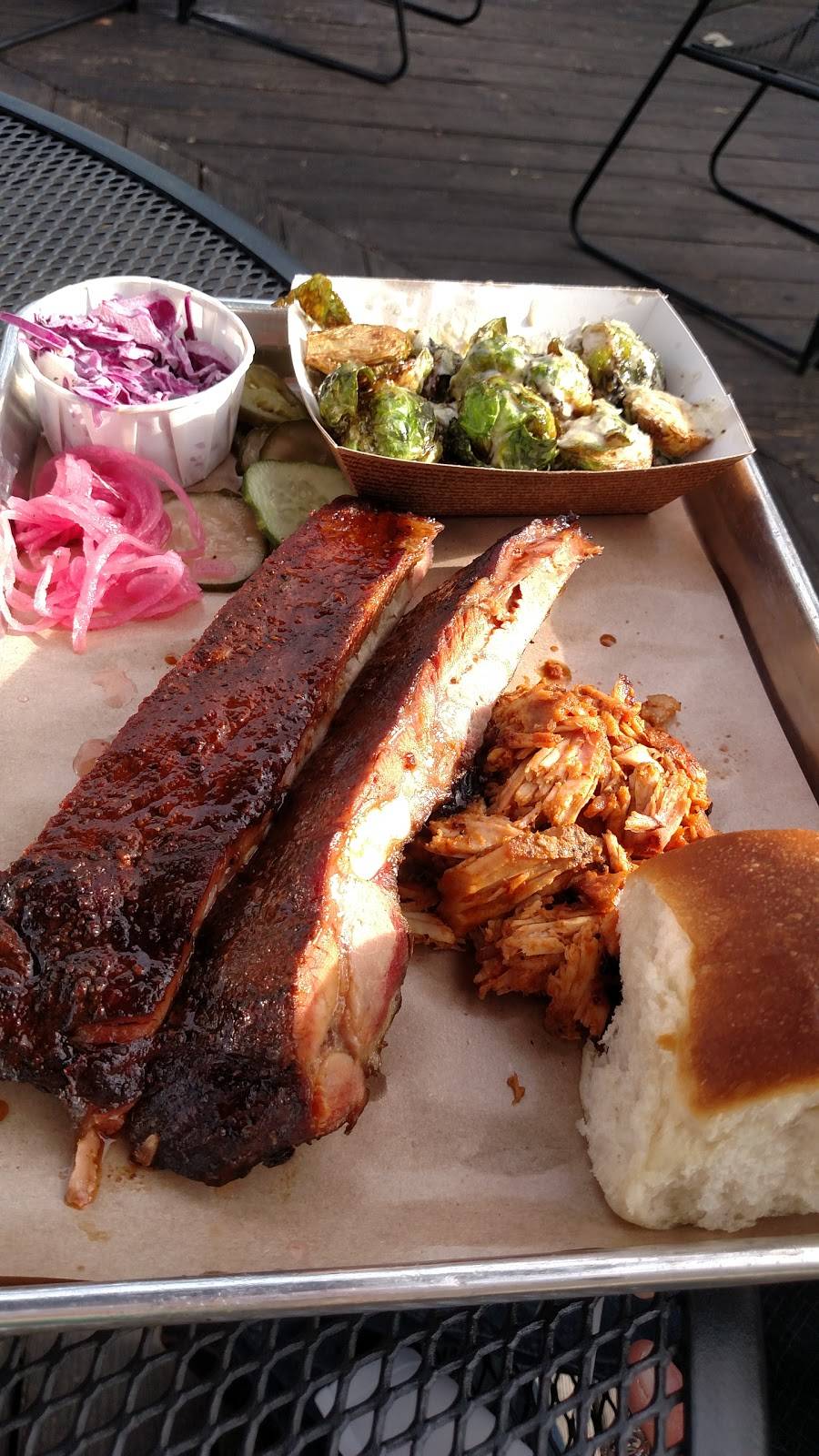 Smokin Qs BBQ and Beer House | restaurant | 718 Som Center Rd, Mayfield, OH 44143, USA | 4406460429 OR +1 440-646-0429