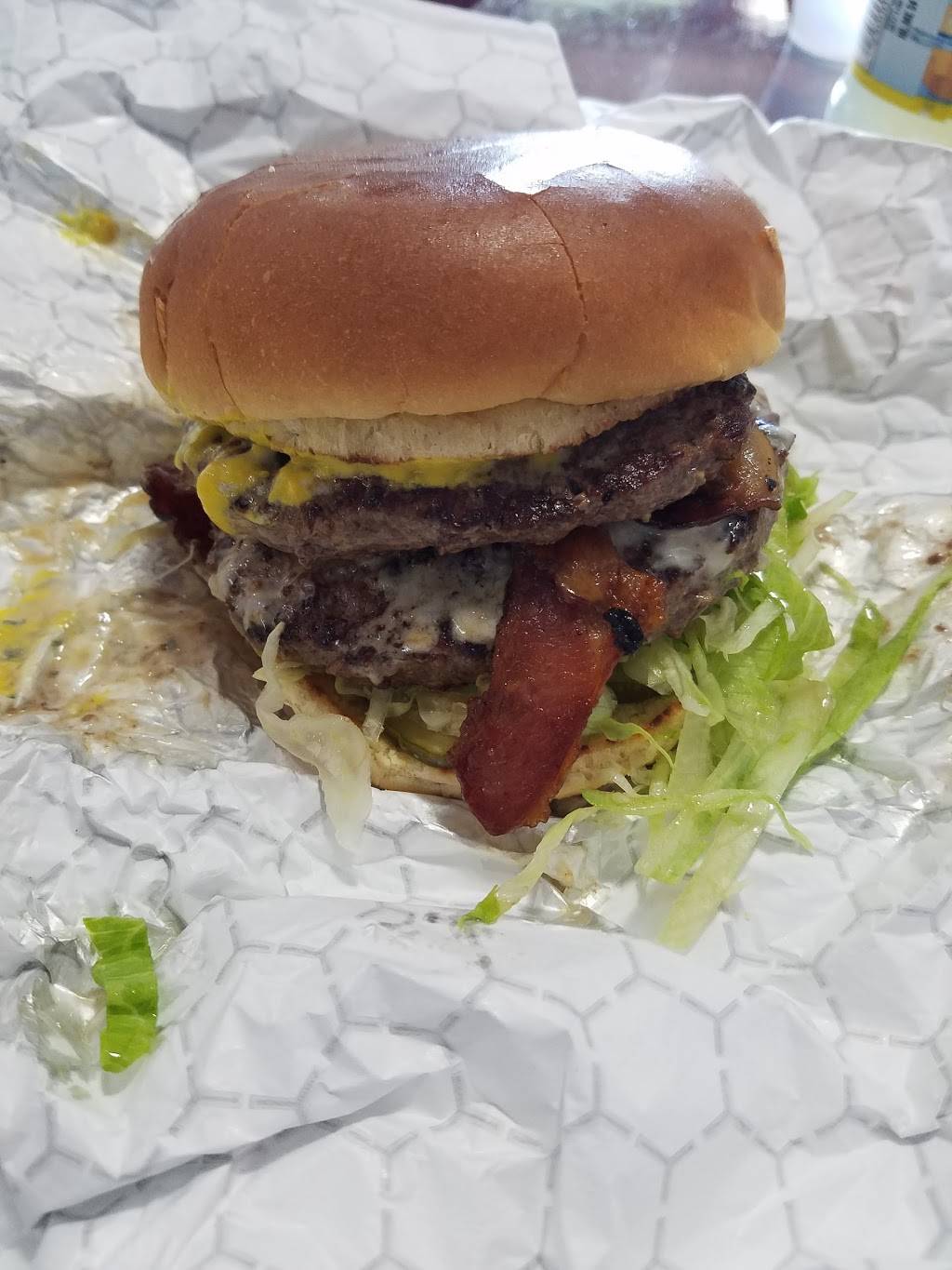 Brickhouse Burgers | restaurant | 8533 E Washington St, Chagrin Falls, OH 44023, USA | 4403843252 OR +1 440-384-3252