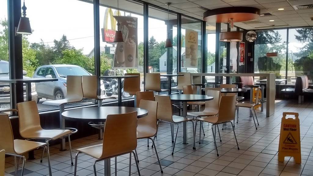 McDonalds | cafe | 8644 NY-22, Granville, NY 12832, USA | 5186423449 OR +1 518-642-3449