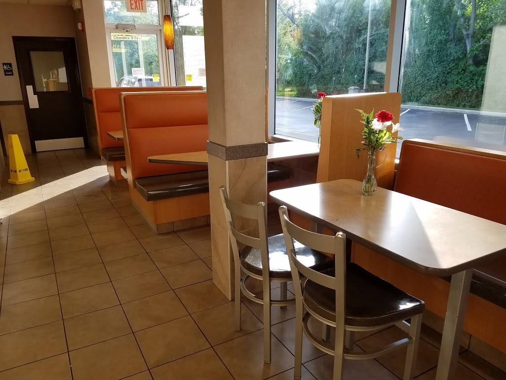 McDonalds | cafe | 665 IL-83, Mundelein, IL 60060, USA | 8479497007 OR +1 847-949-7007