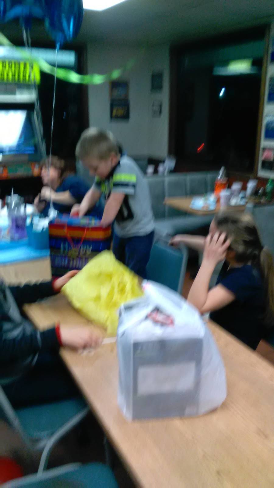 Pizza Plus | restaurant | 3400 US-11W, Surgoinsville, TN 37873, USA | 4233454040 OR +1 423-345-4040