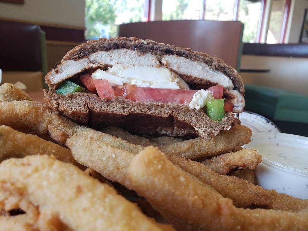 Everest Burgers | restaurant | 18645 Soledad Canyon Rd, Santa Clarita, CA 91351, USA | 6612523412 OR +1 661-252-3412