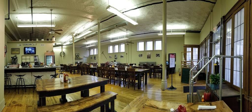 Daniels Girls Farmhouse Restaurant | restaurant | 600 N Central Ave, Connersville, IN 47331, USA | 7658251995 OR +1 765-825-1995