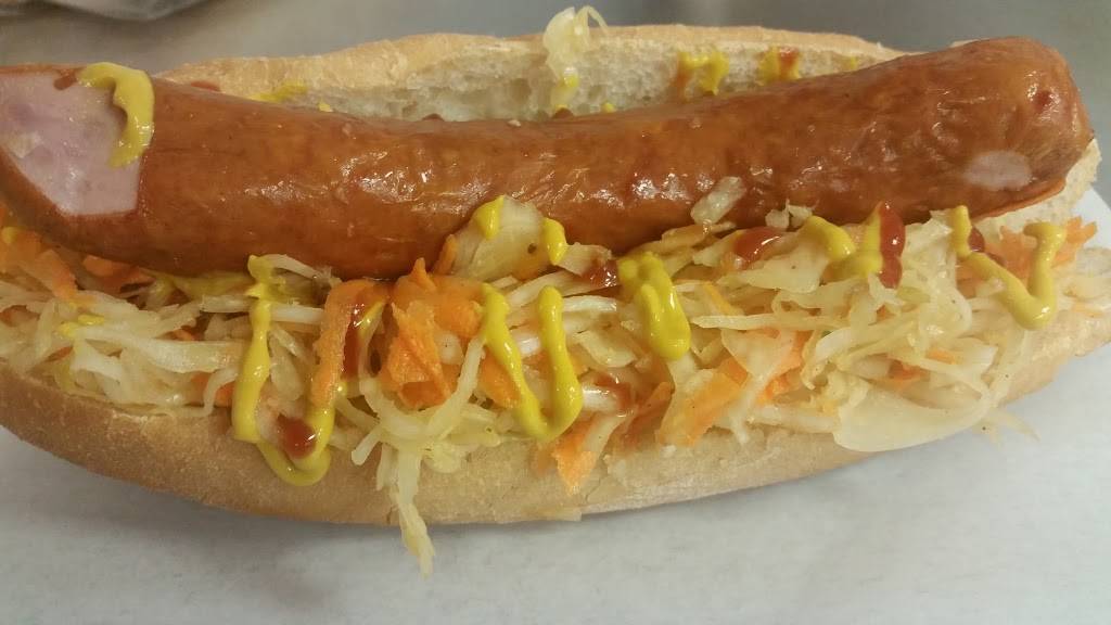 Charcuterie Varsovie | restaurant | 3833 Rue Masson, Montréal, QC H1X 1S9, Canada | 5147285034 OR +1 514-728-5034