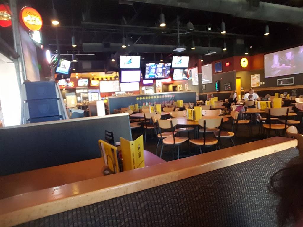 Buffalo Wild Wings | restaurant | 814 Crossings Rd, Sandusky, OH 44870, USA | 4196249464 OR +1 419-624-9464