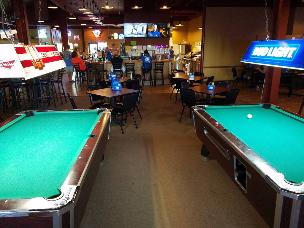 Spikes Beach Bar & Grille | restaurant | 2300 Judson St, Lincoln, NE 68521, USA | 4024771175 OR +1 402-477-1175