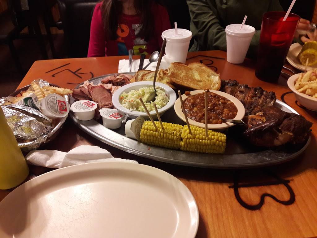 Fat Boys Bar-B-Q | restaurant | 1606 W Vine St, Kissimmee, FL 34741, USA | 4078477098 OR +1 407-847-7098