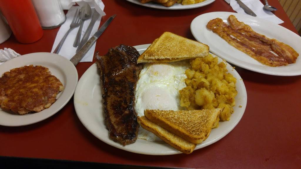 Dillons Restaurant | restaurant | 583 County St, New Bedford, MA 02740, USA | 5089999332 OR +1 508-999-9332