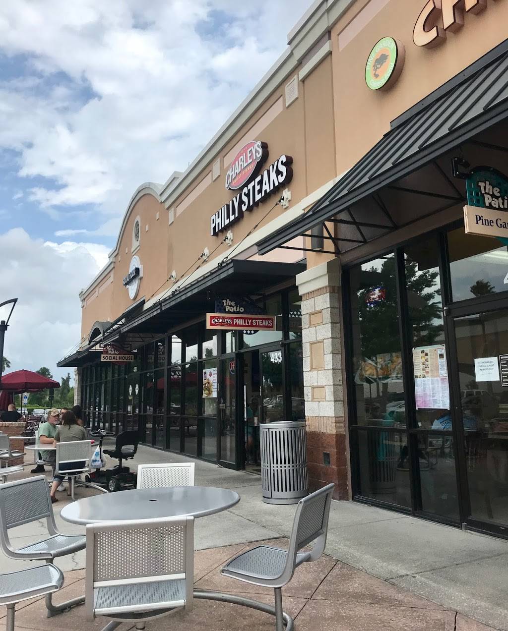 The Social House | restaurant | 435 N Alafaya Trail, Orlando, FL 32828, USA | 4079069001 OR +1 407-906-9001