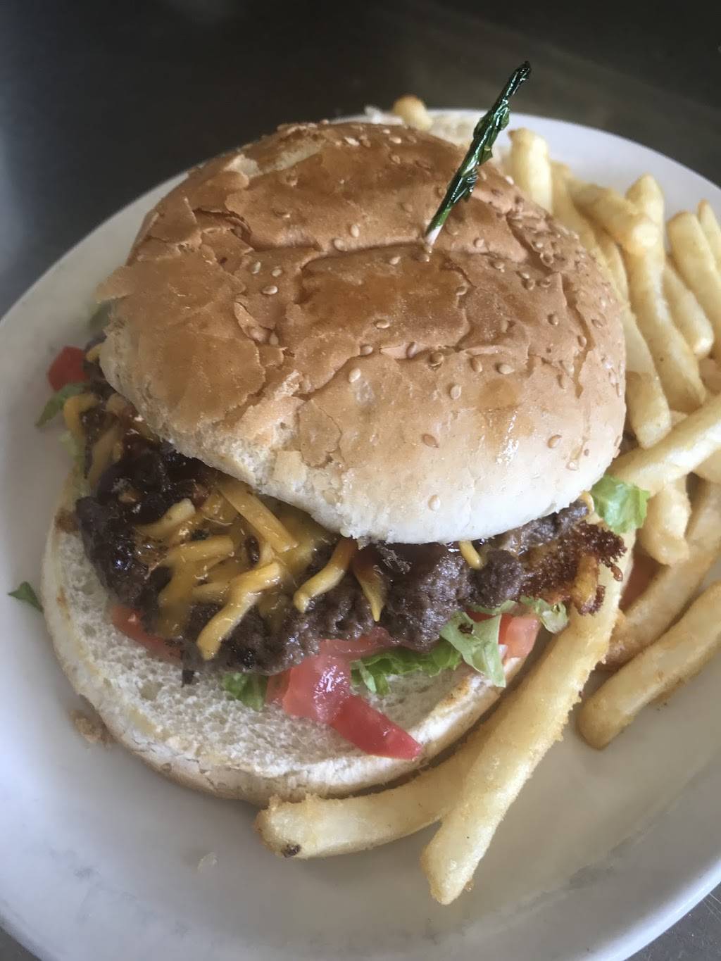 Franks Restaurant | cafe | 99 Farmington Ave, Bristol, CT 06010, USA | 8605840002 OR +1 860-584-0002