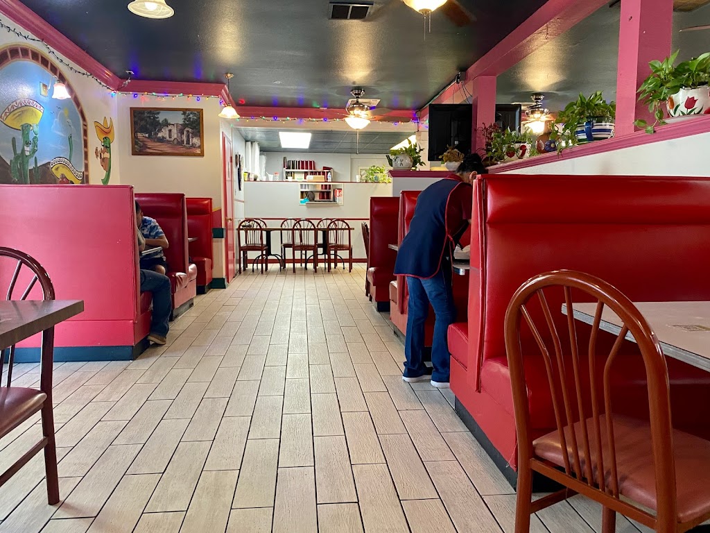 Hidalgos Restaurant | restaurant | 1315 N Chadbourne St, San Angelo, TX 76903, USA | 3256584827 OR +1 325-658-4827