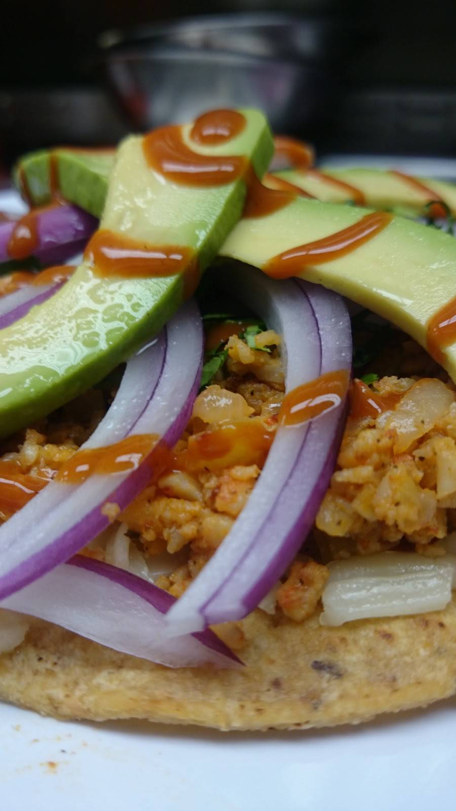 Mariscos El Chavalon | restaurant | 5516 Atlantic Blvd, Maywood, CA 90270, USA | 3235372435 OR +1 323-537-2435