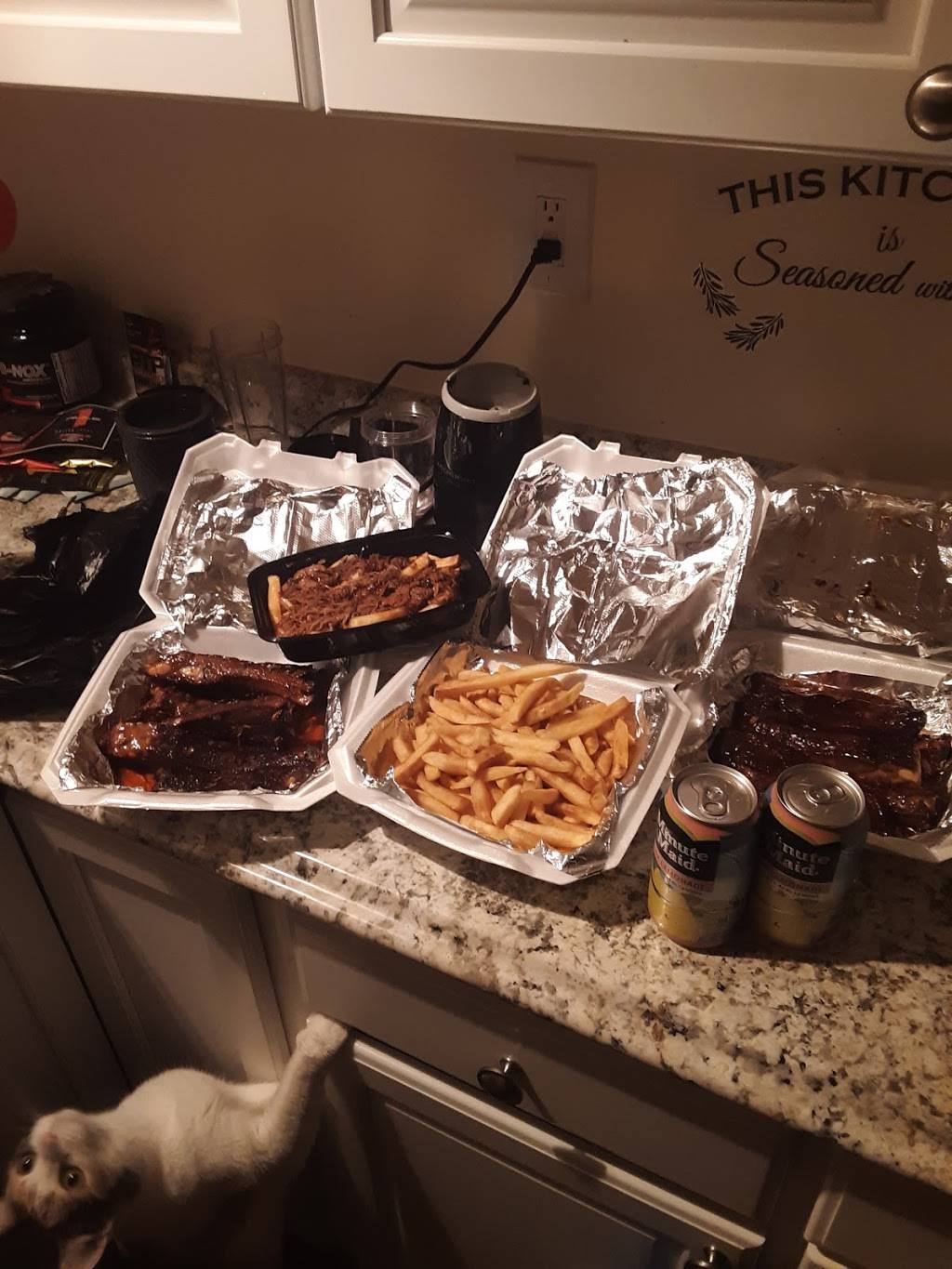 Mad Kathys Ribs | restaurant | 310 High St, Fairport Harbor, OH 44077, USA | 2165836773 OR +1 216-583-6773